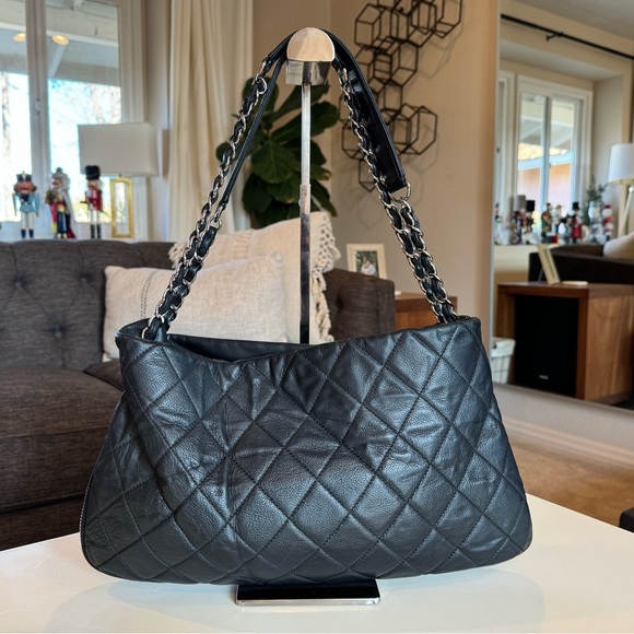 Authentic CHANEL Expandable Zip Around Caviar Quilted Tote Shoulder Bag Black - Picture 6 of 16